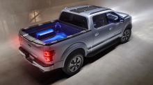 Красные габариты и синяя подсветка багажника в новом Ford Atlas Concept